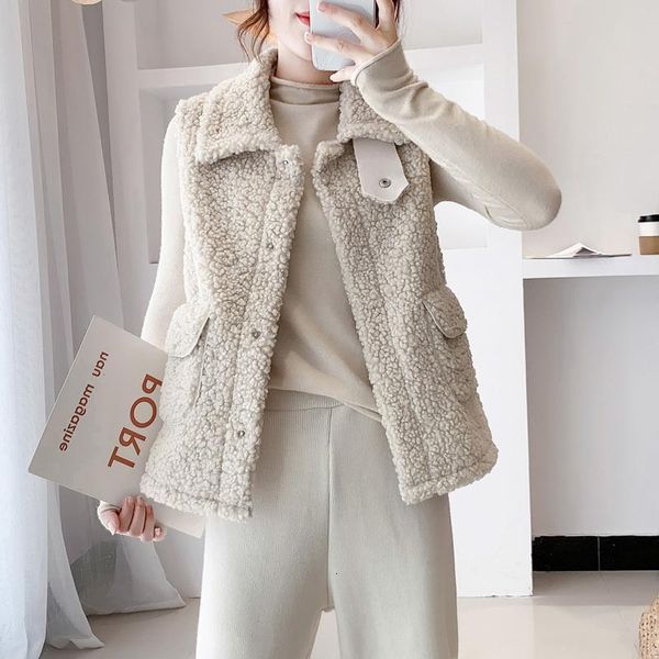 women's vests fall / winter 2021 lambs plush lapel button windproof, easy to wear loose shoulder coat vest fashion, Black;white
women's vests fall / winter 2021 lambs plush lapel button windproof, easy to wear loose shoulder coat vest fashion, Black;white