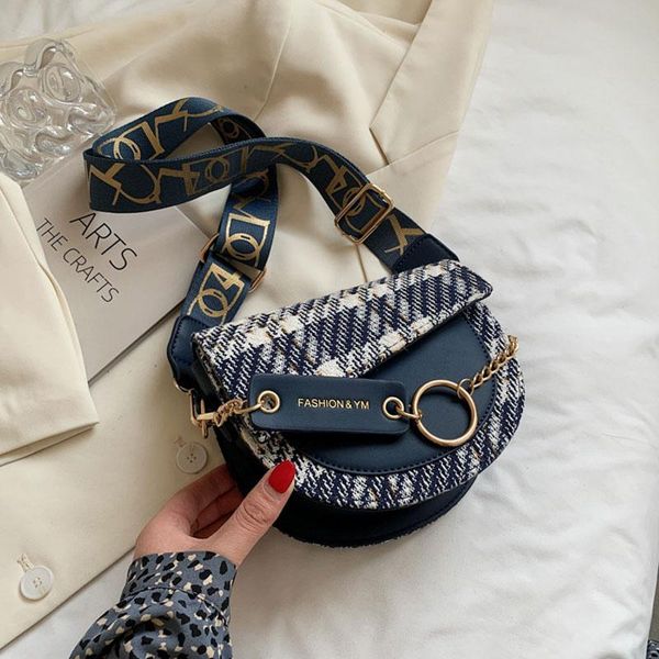 evening bags plaid woolen cloth fashion saddle crossbody bag with short chain handle 2021 luxury trends designer shoulder handbags and purse
evening bags plaid woolen cloth fashion saddle crossbody bag with short chain handle 2021 luxury trends designer shoulder handbags and purse