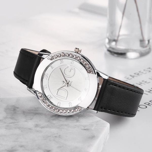 wristwatches 2021 two-sided diamond silver shell ladies love leather watch with rhinestones fashion luxury quartz explosion, Slivery;brown
wristwatches 2021 two-sided diamond silver shell ladies love leather watch with rhinestones fashion luxury quartz explosion, Slivery;brown