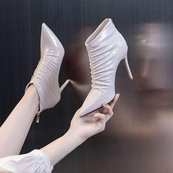 high heeled short boots woman,2021 ankle boot,women's shoes,patent leather,pointed toe,thin heel,female footware,black,beige 
high heeled short boots woman,2021 ankle boot,women's shoes,patent leather,pointed toe,thin heel,female footware,black,beige