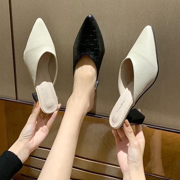 fashion pointed toe women slippers weave design thin low heels slip on black shoes outdoor causal slides mules
fashion pointed toe women slippers weave design thin low heels slip on black shoes outdoor causal slides mules