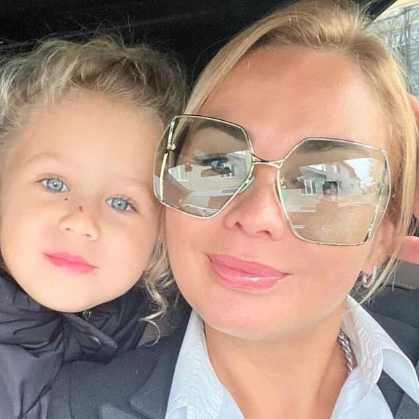 sunglasses 2021 fashion oversized square women brand designer vintage metal hollow sun glasses female gradient shades oculos, White;black
sunglasses 2021 fashion oversized square women brand designer vintage metal hollow sun glasses female gradient shades oculos, White;black