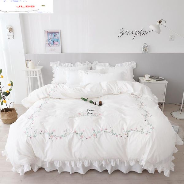 bedding sets cotton lace set white duvet cover bed linen embroidered princess skirt twin king wedding bedclothes
bedding sets cotton lace set white duvet cover bed linen embroidered princess skirt twin king wedding bedclothes