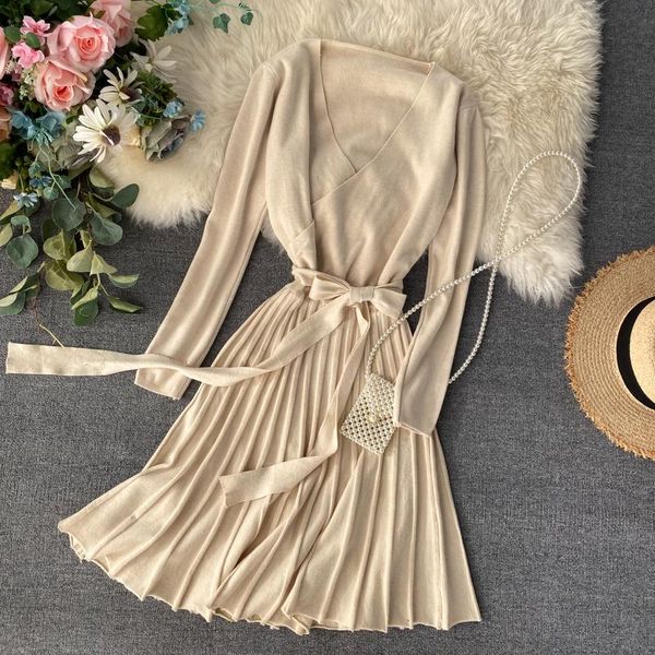 casual dresses trendy winter for women v neck long sleeve elegant pleated midi dress warm knitted sweater belted woman clothes, Black;gray
casual dresses trendy winter for women v neck long sleeve elegant pleated midi dress warm knitted sweater belted woman clothes, Black;gray