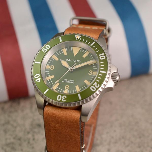 wristwatches 2021 baltany diving watch mens retro luminous aluminum bezel 30bar waterproof water ghost automatic wristwatch, Slivery;brown
wristwatches 2021 baltany diving watch mens retro luminous aluminum bezel 30bar waterproof water ghost automatic wristwatch, Slivery;brown