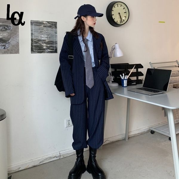 pants suits for women striped 3 pieces set vintage loose blazers+hight waist long pants+casual sleeve shirts 210519, White
pants suits for women striped 3 pieces set vintage loose blazers+hight waist long pants+casual sleeve shirts 210519, White