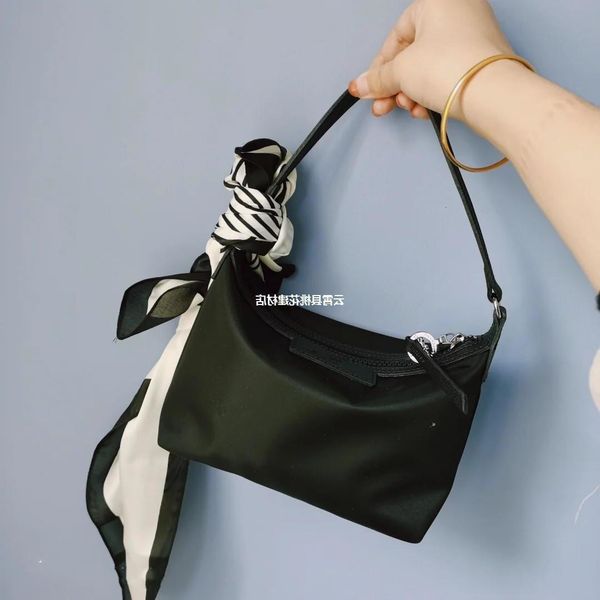 amuwu 2021 new longyu underarm bag versatile niche nylon cloth solid color chain fashion portable shoulder
amuwu 2021 new longyu underarm bag versatile niche nylon cloth solid color chain fashion portable shoulder