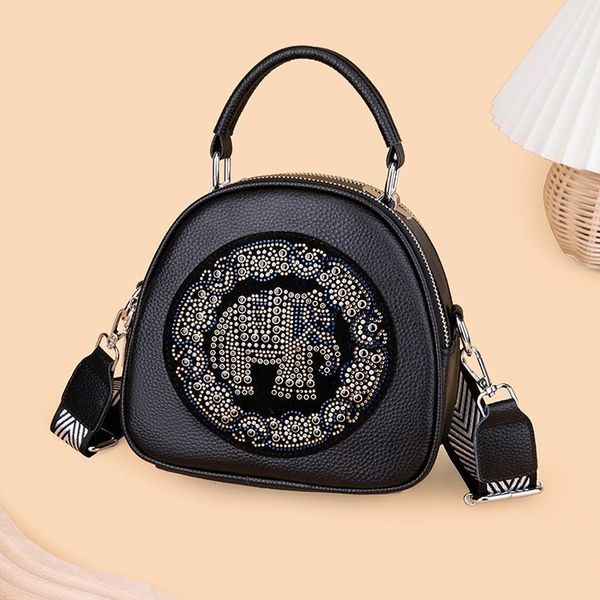 soft leather women's 2022 new style fashion embroidered single shoulder leisure travel messenger handbag
soft leather women's 2022 new style fashion embroidered single shoulder leisure travel messenger handbag
