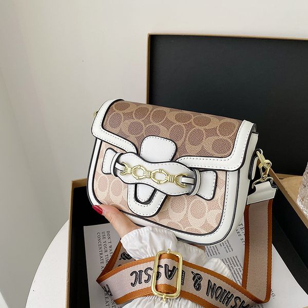 evening bag korean version small fresh color contrast women's square fashion single shoulder comfortable wide strap messenger 
evening bag korean version small fresh color contrast women's square fashion single shoulder comfortable wide strap messenger