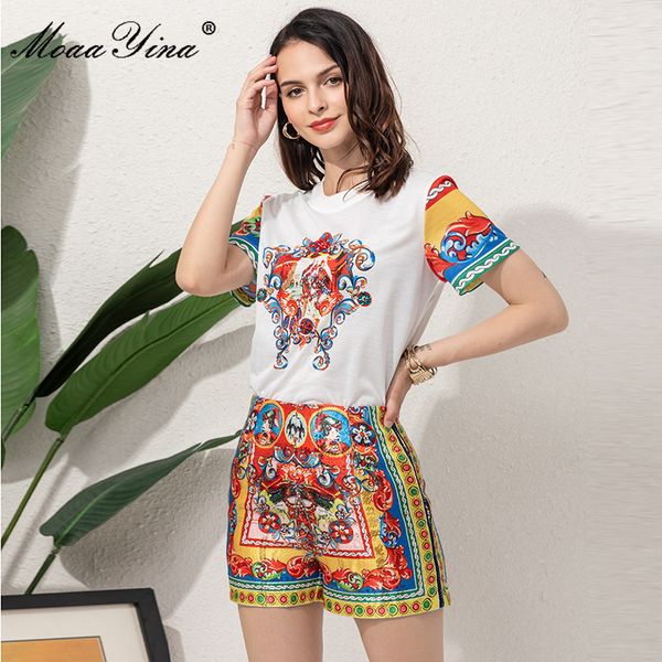 fashion designer summer two pieces shorts set women's short sleeve white t-shirt and slim print vintage suit 210524
fashion designer summer two pieces shorts set women's short sleeve white t-shirt and slim print vintage suit 210524