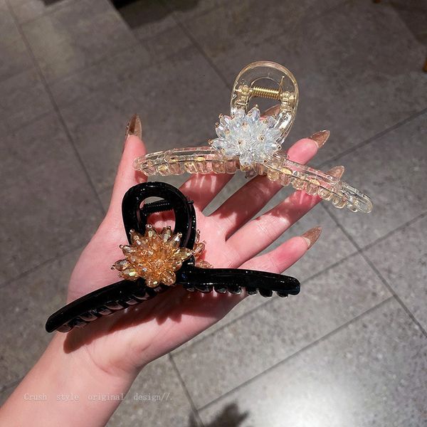 crystal flower shark grip hairpin mori temperament net red hair ornament fashion east gate simple headdress, Golden;silver
crystal flower shark grip hairpin mori temperament net red hair ornament fashion east gate simple headdress, Golden;silver