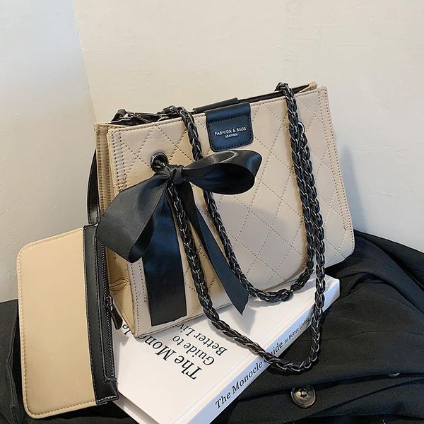 shoulder bags lingge chain women's bag winter 2021 fashion versatile high capacity single underarm messenger
shoulder bags lingge chain women's bag winter 2021 fashion versatile high capacity single underarm messenger