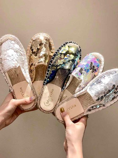 slippers 2021 summer ladies all-match flat-bottomed outer wear baotou net red half fashion sequins, Black
slippers 2021 summer ladies all-match flat-bottomed outer wear baotou net red half fashion sequins, Black