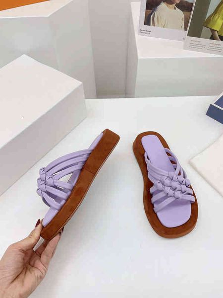 slippers 2022 luxury designer sandals leisure sandali outdoor flat woven slides with velvet sole comfortable and light size 35-39-40 1m8e, Black
slippers 2022 luxury designer sandals leisure sandali outdoor flat woven slides with velvet sole comfortable and light size 35-39-40 1m8e, Black
