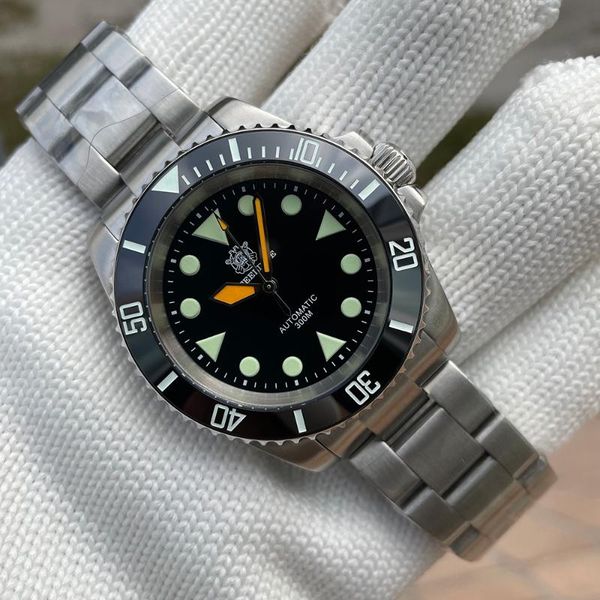 wristwatches steeldive mens dive watches 41mm matte black dial nh35a automatic mechanical watch colorful hands sapphire stainless bracelet, Slivery;brown
wristwatches steeldive mens dive watches 41mm matte black dial nh35a automatic mechanical watch colorful hands sapphire stainless bracelet, Slivery;brown