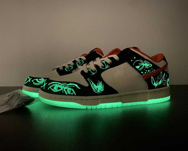 2021 halloween dunk dunks low skateboard shoes black white orange luminous casual runner outdoor trainers sneakers sports ship with box size
2021 halloween dunk dunks low skateboard shoes black white orange luminous casual runner outdoor trainers sneakers sports ship with box size