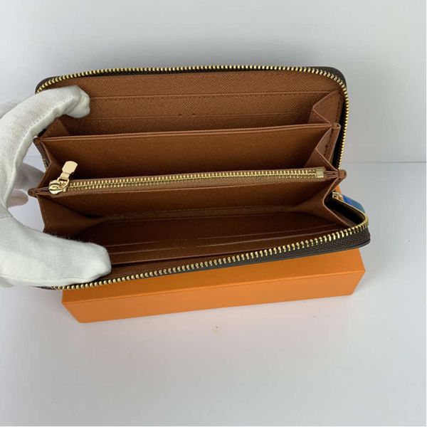 fashion women clutch wallet pu leather wallet single zipper wallets lady ladies long classical purse with orange box card 60017, Red;black
fashion women clutch wallet pu leather wallet single zipper wallets lady ladies long classical purse with orange box card 60017, Red;black