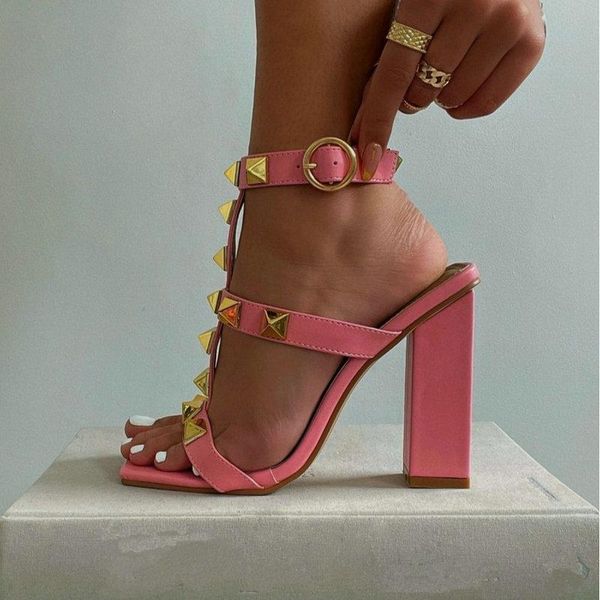 dress shoes 2021 design summer rivet high heels women's thick heel sandals open toe with buckle strap square, Black
dress shoes 2021 design summer rivet high heels women's thick heel sandals open toe with buckle strap square, Black