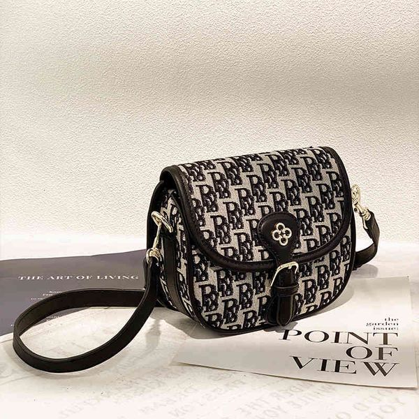 bags handbags wallets guangzhou female 2021 fashion saddle tofu versatile simple single shoulder messenger bag, Black;red
bags handbags wallets guangzhou female 2021 fashion saddle tofu versatile simple single shoulder messenger bag, Black;red