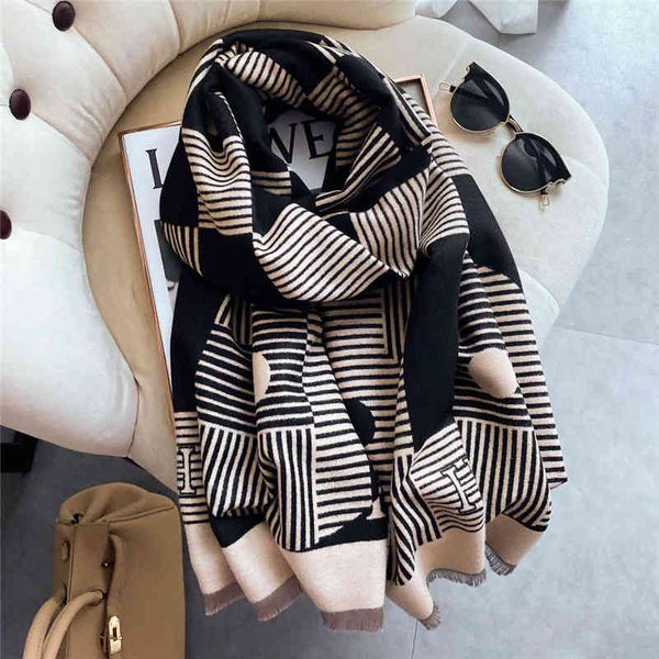 70% off design scarf 2021 autumn and winter new color matching tassel scarf female korean long shawl thickened warm cloak imitation cashmere, Blue;gray
70% off design scarf 2021 autumn and winter new color matching tassel scarf female korean long shawl thickened warm cloak imitation cashmere, Blue;gray