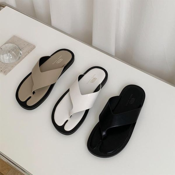 flat shoes female low rubber slippers slides fashion slipers women fur flip flops luxury soft 2021 hawaiian casual hoof heels ro, Black
flat shoes female low rubber slippers slides fashion slipers women fur flip flops luxury soft 2021 hawaiian casual hoof heels ro, Black