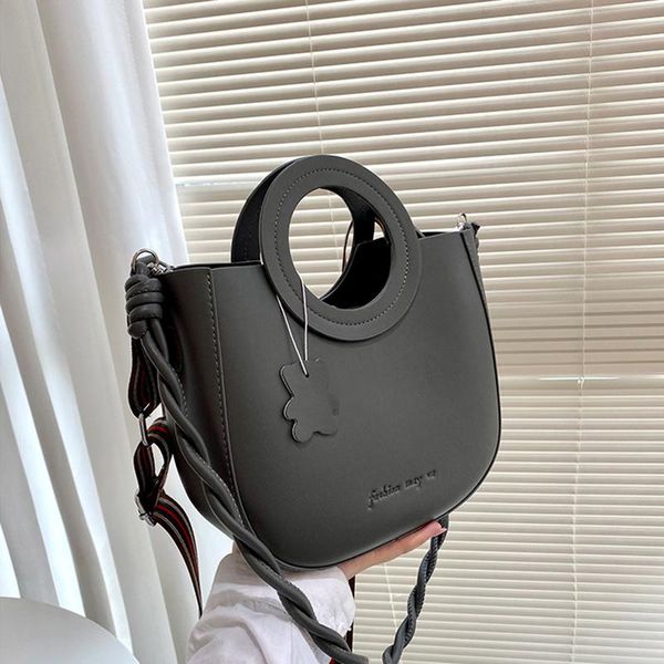evening bags women's shoulder bag woman handbags 2021 simple quality pu leather summer lady fashion korean crossbody for women totes
evening bags women's shoulder bag woman handbags 2021 simple quality pu leather summer lady fashion korean crossbody for women totes