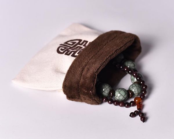 storage bags thicken portable travel velvet drawstring bag jewelry tea cup handmade set cotton linen bracelet 2pcs/lot
storage bags thicken portable travel velvet drawstring bag jewelry tea cup handmade set cotton linen bracelet 2pcs/lot