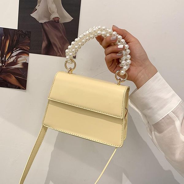 pearl chain design fashionable shoulder bag summer 2021 messenger and ladies handbag travel bags
pearl chain design fashionable shoulder bag summer 2021 messenger and ladies handbag travel bags