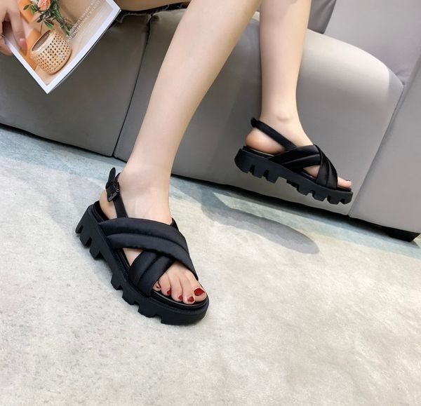 2021 fashion women platform sandals brand designers luxury cross strap slides summer beach sandal 35-404678865, Black
2021 fashion women platform sandals brand designers luxury cross strap slides summer beach sandal 35-404678865, Black