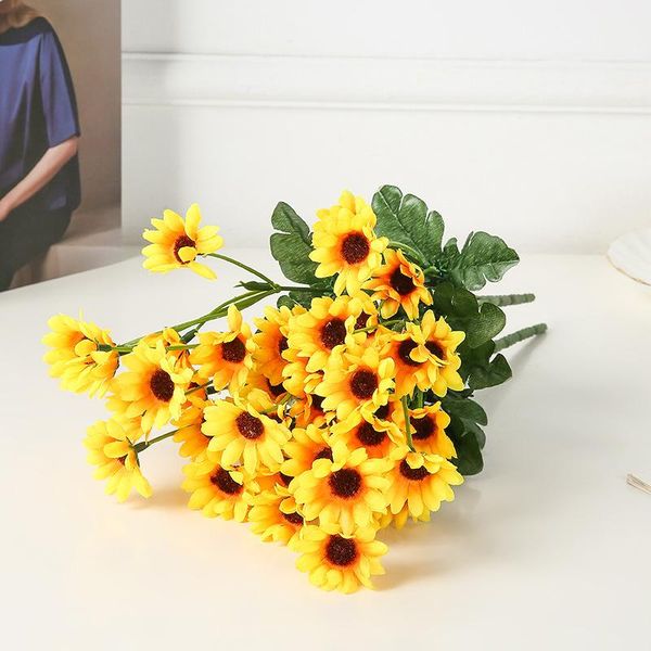small fresh simulation sunflower sun flower balcony fence decoration shooting props silk fabric fake decorative flowers & wreaths
small fresh simulation sunflower sun flower balcony fence decoration shooting props silk fabric fake decorative flowers & wreaths