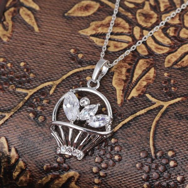 chokers kuniu round shape choker pendant necklace for women alloy crystal material trendy classic style friend lover gifts jewelry, Golden;silver
chokers kuniu round shape choker pendant necklace for women alloy crystal material trendy classic style friend lover gifts jewelry, Golden;silver
