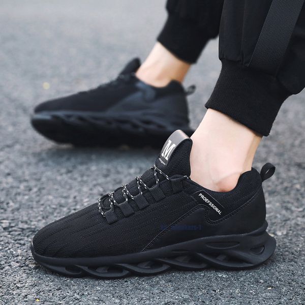 2021 comfortable lightweight breathable shoes sneakers men non-slip wear-resistant ideal for running walking and sports activities 36-45-16
2021 comfortable lightweight breathable shoes sneakers men non-slip wear-resistant ideal for running walking and sports activities 36-45-16
