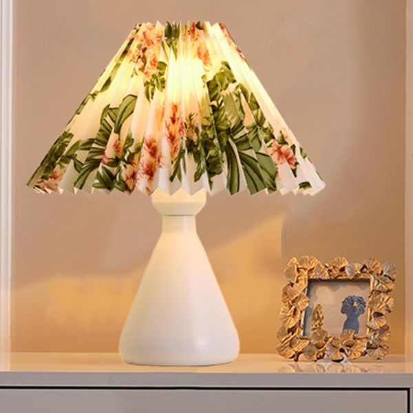 table lamps light luxury product lamp bedside nordic american simple modern creative bedroom counter
table lamps light luxury product lamp bedside nordic american simple modern creative bedroom counter