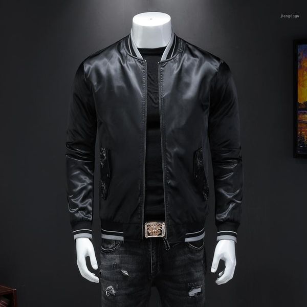 men's jackets male qiu dong's personality and fashionable leisure embroidery printing jacket men suit article number 19346 p185, Black;brown
men's jackets male qiu dong's personality and fashionable leisure embroidery printing jacket men suit article number 19346 p185, Black;brown