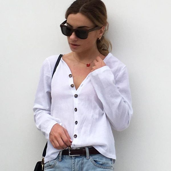 women's blouses & shirts 2021 autumn white long sleeve shirt button v neck loose cotton womens casual korean style chemise femme ey*
women's blouses & shirts 2021 autumn white long sleeve shirt button v neck loose cotton womens casual korean style chemise femme ey*