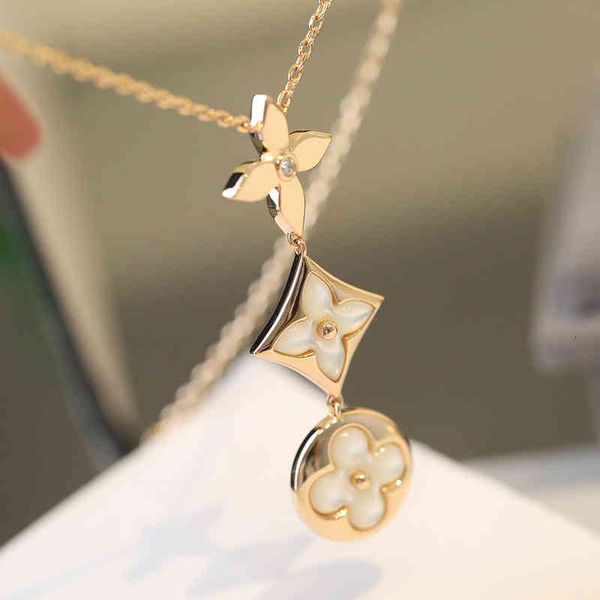 necklace simple minority design ins three flower clover white fritillaria women's fashion diamond pendant clavicle chain, Silver
necklace simple minority design ins three flower clover white fritillaria women's fashion diamond pendant clavicle chain, Silver