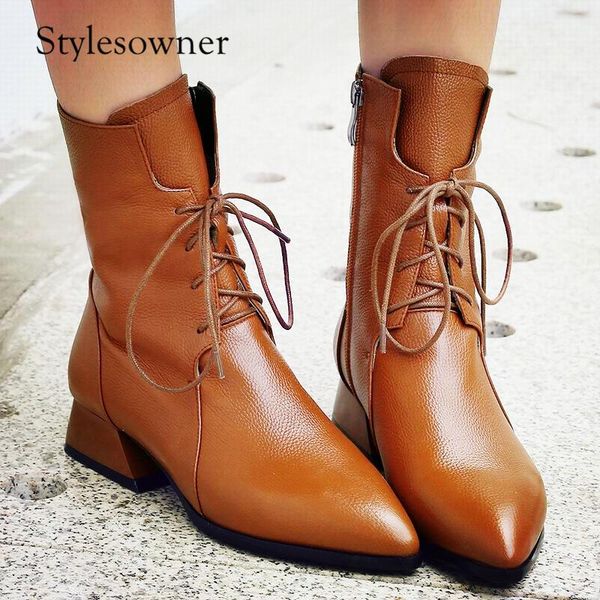 boots stylesowner 2021 woman black solid color low heels retro pointed toe genuine leather
boots stylesowner 2021 woman black solid color low heels retro pointed toe genuine leather