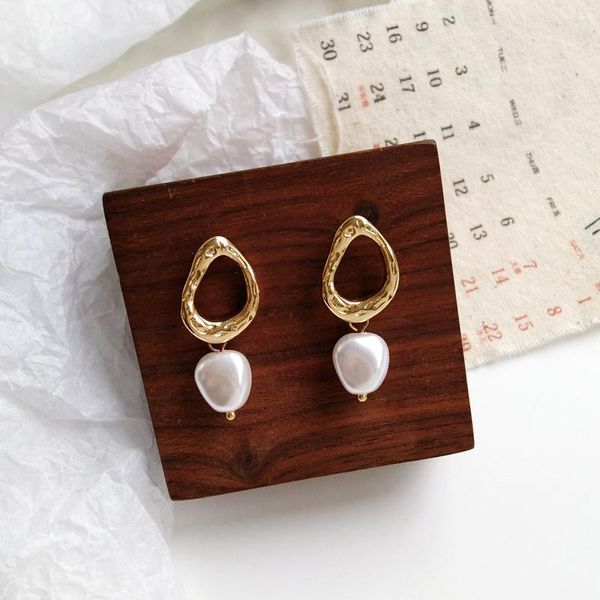 aesthetic personality is irregular geometry made of metal stud earrings joker pearl creative trend street snap female ear clip, Golden;silver
aesthetic personality is irregular geometry made of metal stud earrings joker pearl creative trend street snap female ear clip, Golden;silver