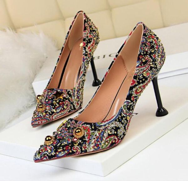 dress shoes retro high-heeled printed fabric shallow mouth pointed slim high heels banquet women's rhinestone, Black
dress shoes retro high-heeled printed fabric shallow mouth pointed slim high heels banquet women's rhinestone, Black