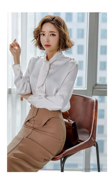 two piece dress a two-piece suit composed of a cot nd skirt, novel in summer, koren style, long sleeves, row buttons, 2021, White
two piece dress a two-piece suit composed of a cot nd skirt, novel in summer, koren style, long sleeves, row buttons, 2021, White
