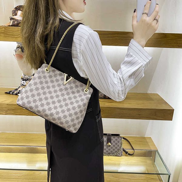 luxury handbags women's luxury single shoulder chain 2021 fashion printing small square women's msenger bag
luxury handbags women's luxury single shoulder chain 2021 fashion printing small square women's msenger bag