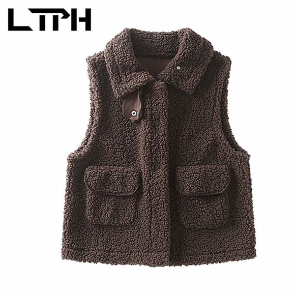 vintage design imitate lambswool sleeveless vest fashion short lapel outwear teddy plush pocket veats autumn winter 210427, Black;white
vintage design imitate lambswool sleeveless vest fashion short lapel outwear teddy plush pocket veats autumn winter 210427, Black;white