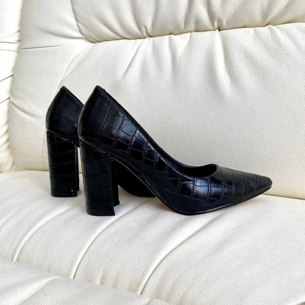 dress shoes sapatos femininos com um salto de bloco confortável (sapatos casamento) cor branca, bege, preto, cinza, bombas clássicas,, Black
dress shoes sapatos femininos com um salto de bloco confortável (sapatos casamento) cor branca, bege, preto, cinza, bombas clássicas,, Black