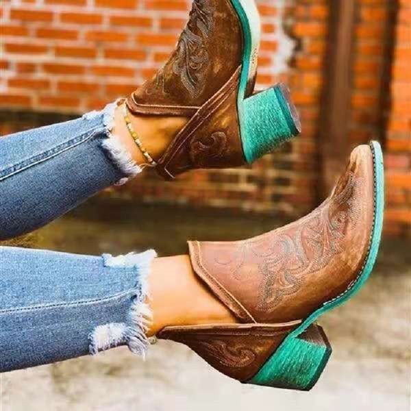 414243 yards independent station foreign trade 2021 new thick high heel embroidered short boots womens european and american autumn and wint, Black
414243 yards independent station foreign trade 2021 new thick high heel embroidered short boots womens european and american autumn and wint, Black