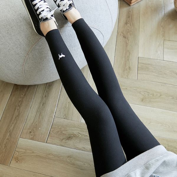 pant winter fashions polka dot waist without stitching women's leggings abroad wear velvet lamb padded feet cut trousers, White
pant winter fashions polka dot waist without stitching women's leggings abroad wear velvet lamb padded feet cut trousers, White