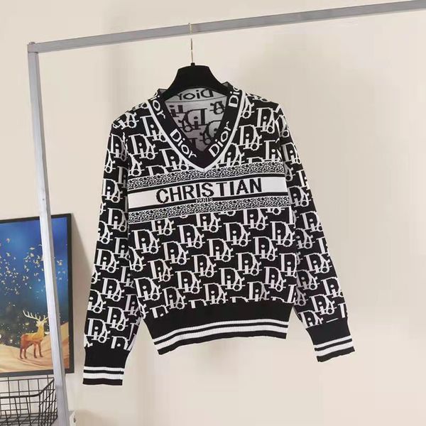 2021 autumn/winter new knitted short jacket women's contrasting jacquard logo letter v collar long tide.s--xl, White;black
2021 autumn/winter new knitted short jacket women's contrasting jacquard logo letter v collar long tide.s--xl, White;black