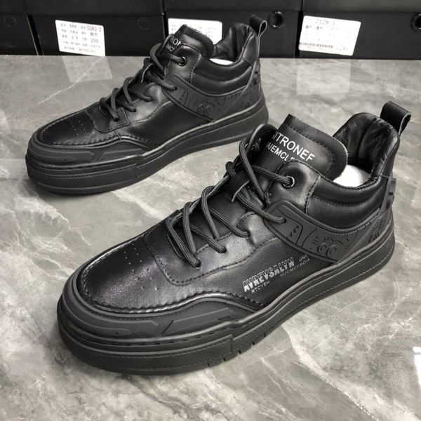 autumn thick soled small white sho men's leather high casual tide middle board
autumn thick soled small white sho men's leather high casual tide middle board