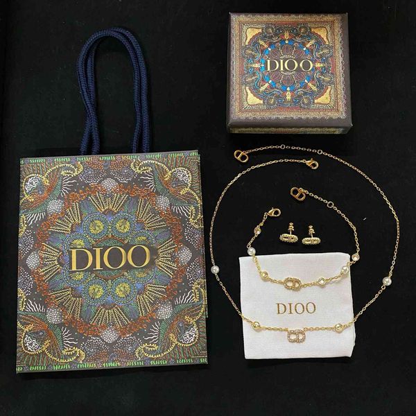 design jewelry home golden rhinestone pearl necklace collarbone chain letter ins korean version trendy girl gift bracelet simple earrings
design jewelry home golden rhinestone pearl necklace collarbone chain letter ins korean version trendy girl gift bracelet simple earrings