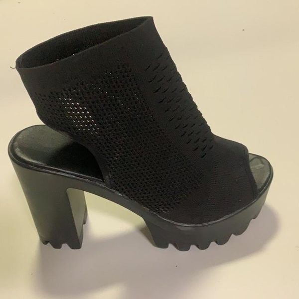 sandals women fashion thick heel soled high heels plus size european and american leisure comfort female shoes, Black
sandals women fashion thick heel soled high heels plus size european and american leisure comfort female shoes, Black