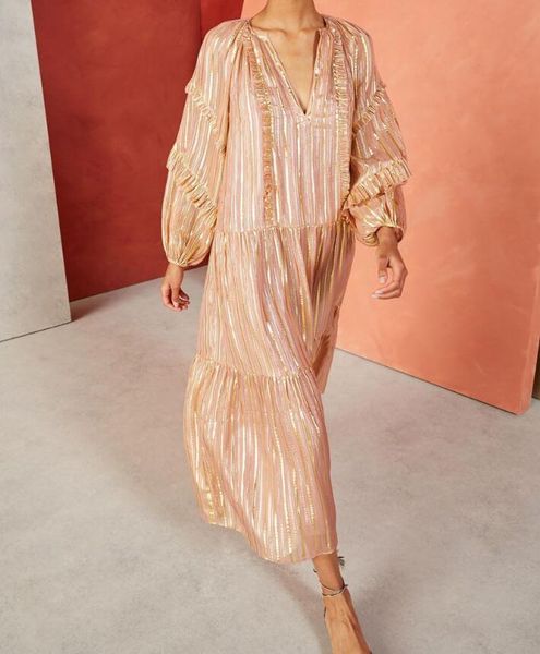 casual dresses 2021 fashion nude pink silk midi dress gold metallic stripes v-neck with ruffled long sleeves waist belt, Black;gray
casual dresses 2021 fashion nude pink silk midi dress gold metallic stripes v-neck with ruffled long sleeves waist belt, Black;gray